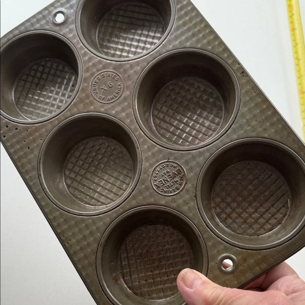 Vintage “New Baking Metal Ovenex 6 Cup Muffin Tin